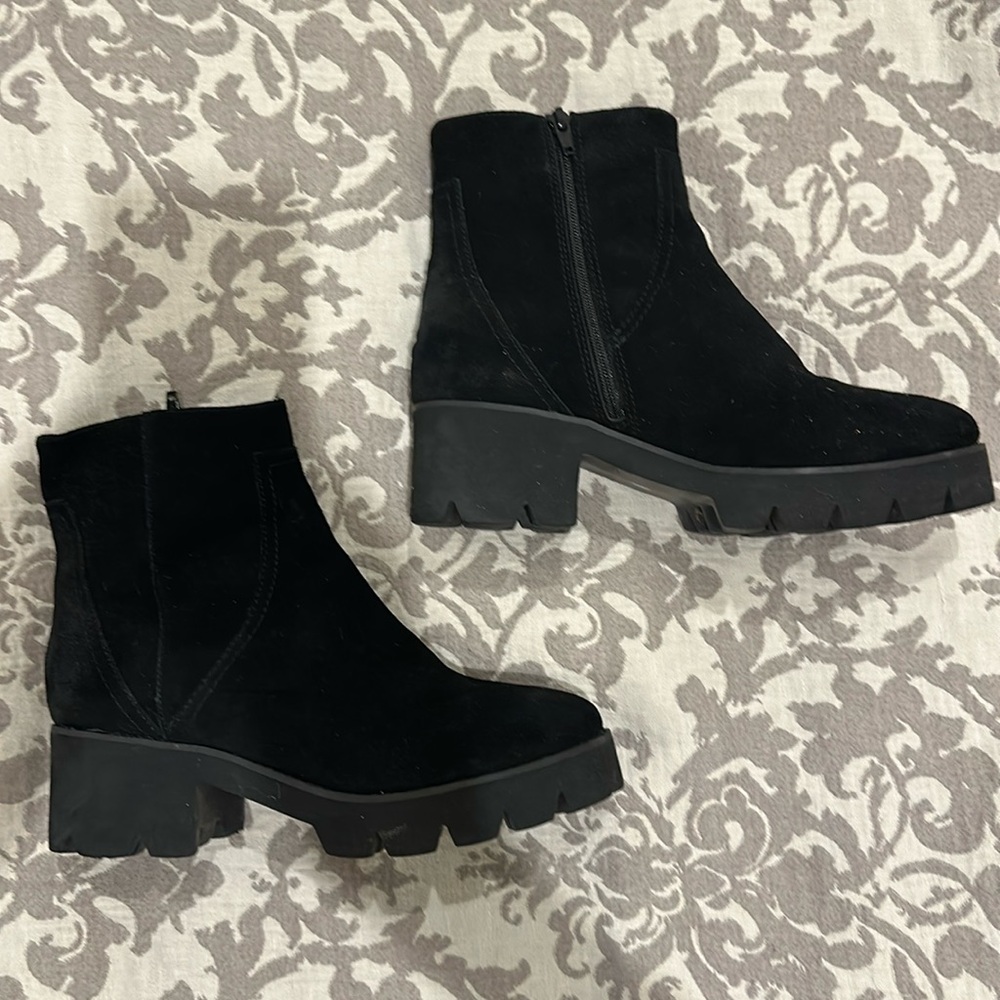 Waterproof comfy suede boots